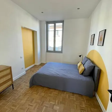 Joli T4 En Centre Historique Apartment *